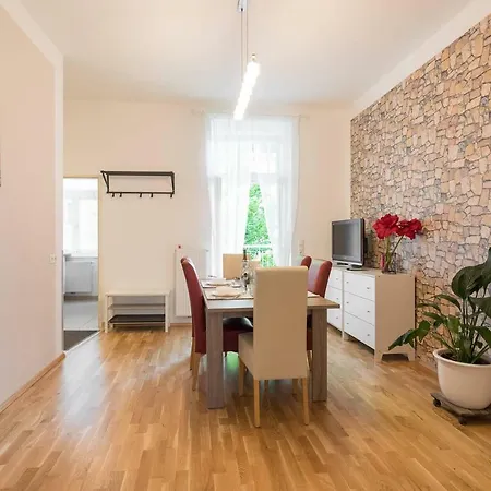 Spacious Vienna Central Station Residence Exterior photo
