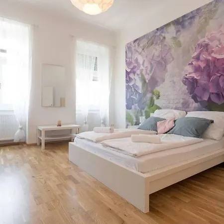 Spacious Vienna Central Station Residence Exterior photo