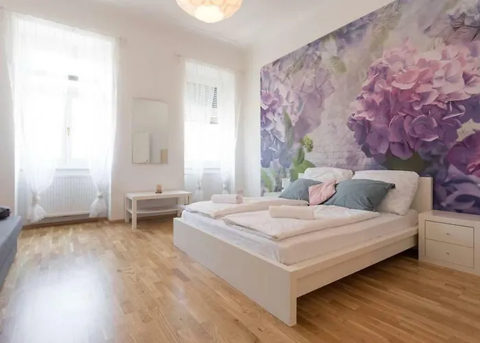 Spacious Vienna Central Station Residence